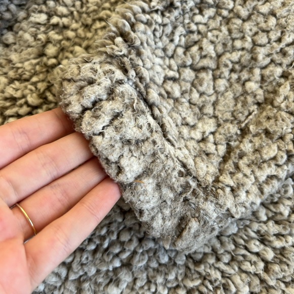 True Grit Sherpa Pullover - Picture 2 of 6